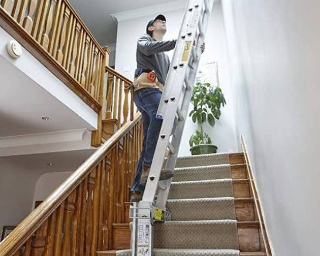 Safety Tips While Using a Ladder On Stairs