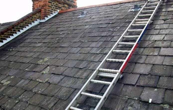 Is It Safe To Put A Ladder On A Sloped Roof