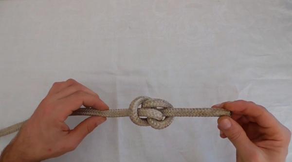 How to make a knot to Get Into an Attic Without a Ladder